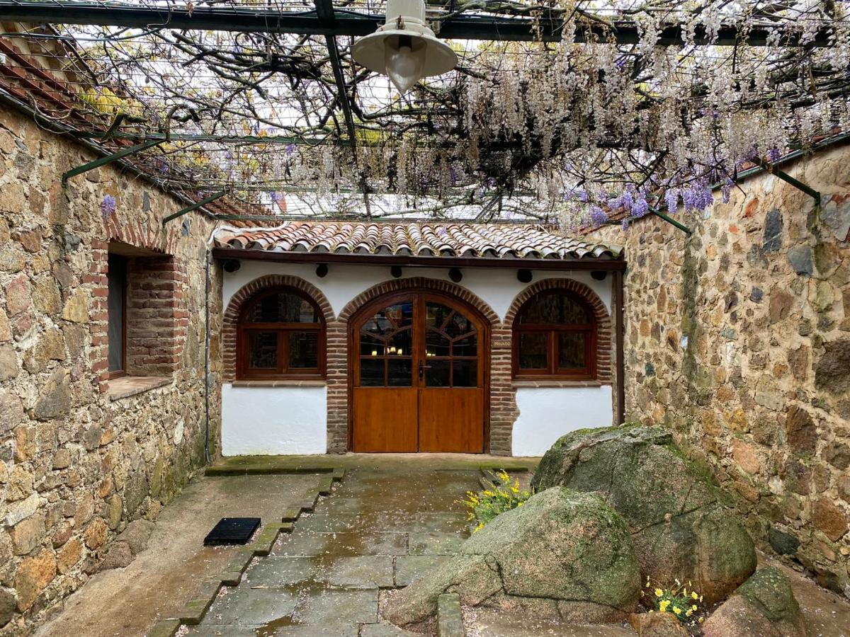 Casas Rurales Monasterio De Rocamador Almendral Luaran gambar